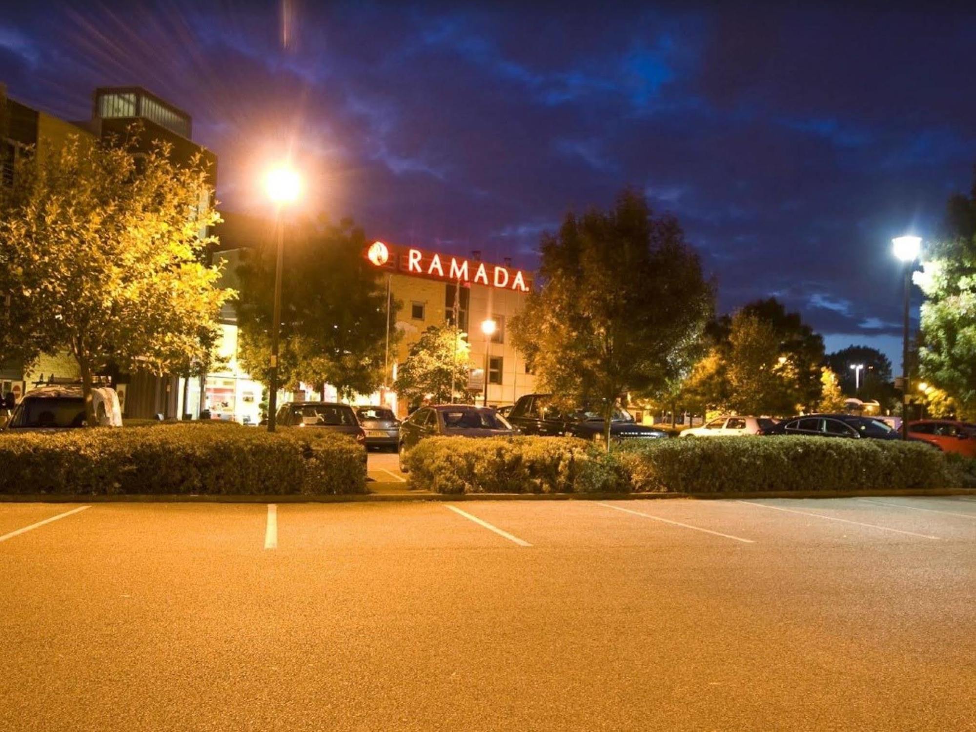 Ramada London North Hotel Edgware Exterior photo