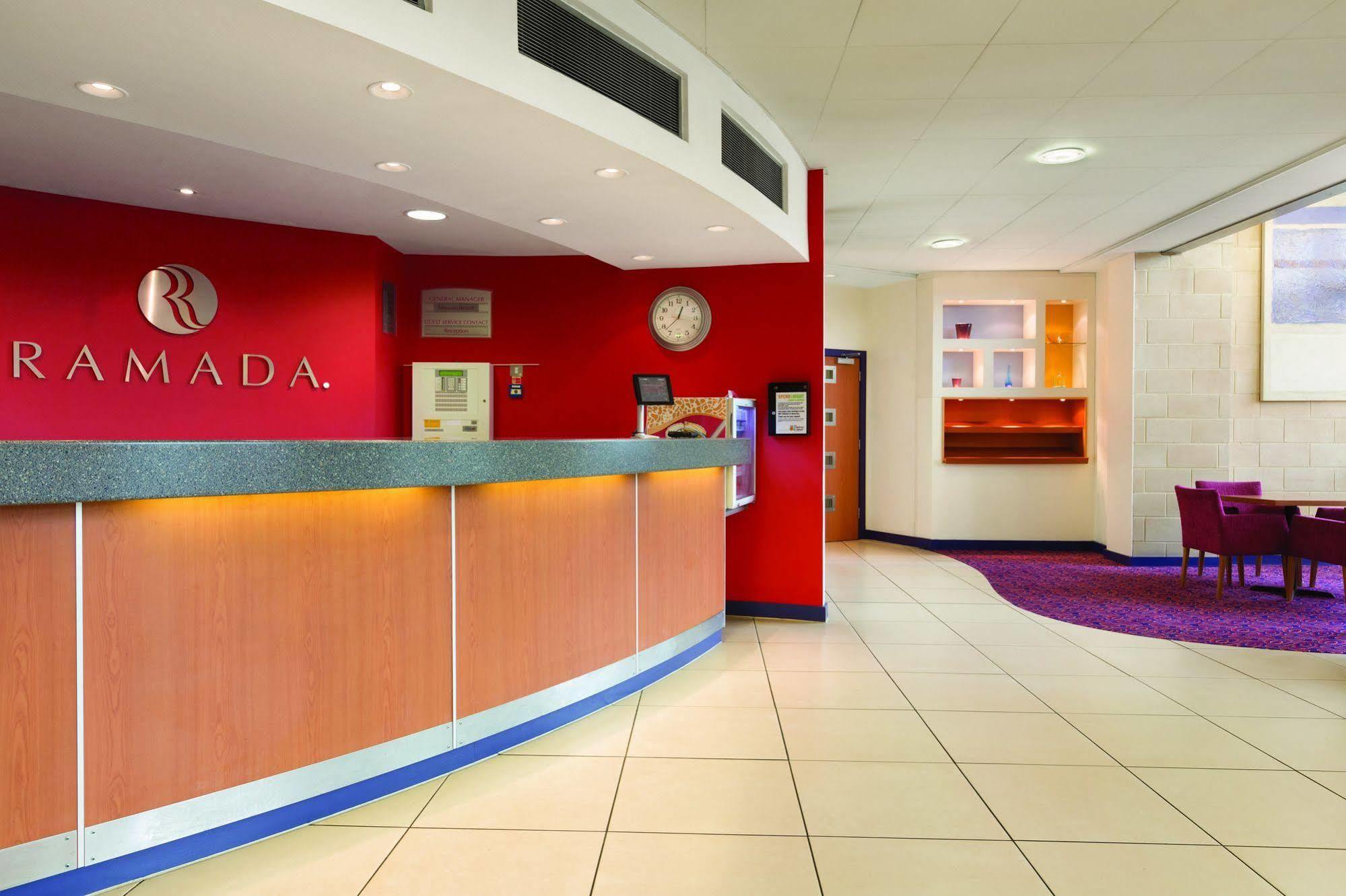 Ramada London North Hotel Edgware Exterior photo